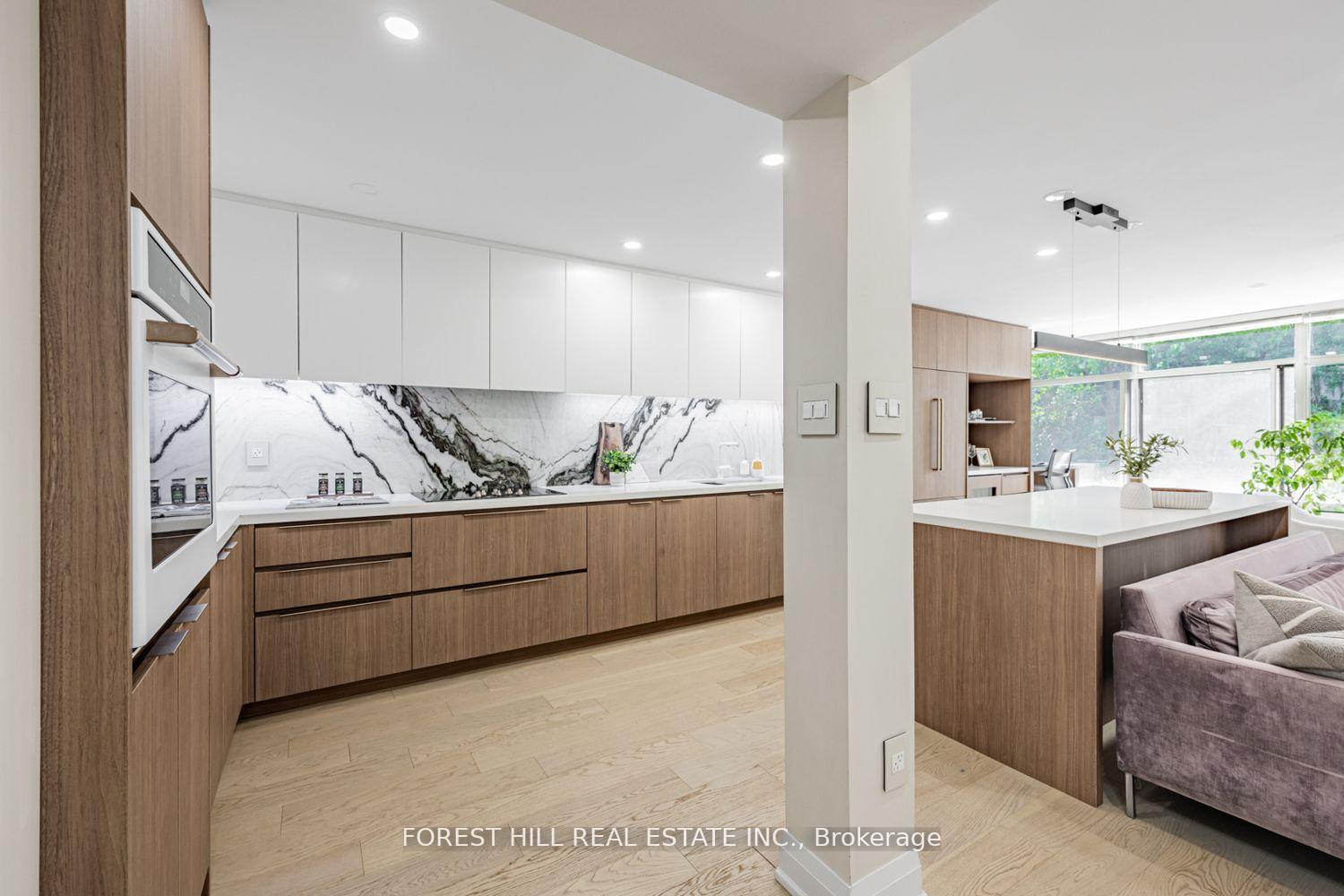 #201 - 900 Yonge Street, Toronto Unit: 201