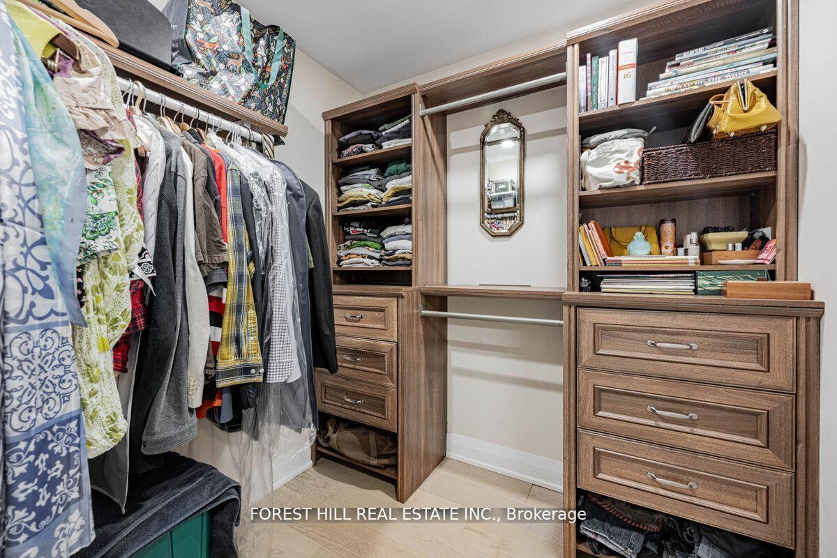 #201 - 900 Yonge Street, Toronto Unit: 201