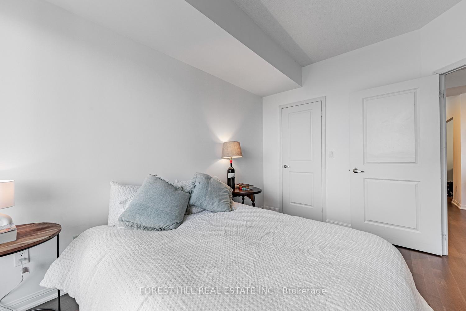 #816 - 21 Grand Magazine Street, Toronto Unit: 816