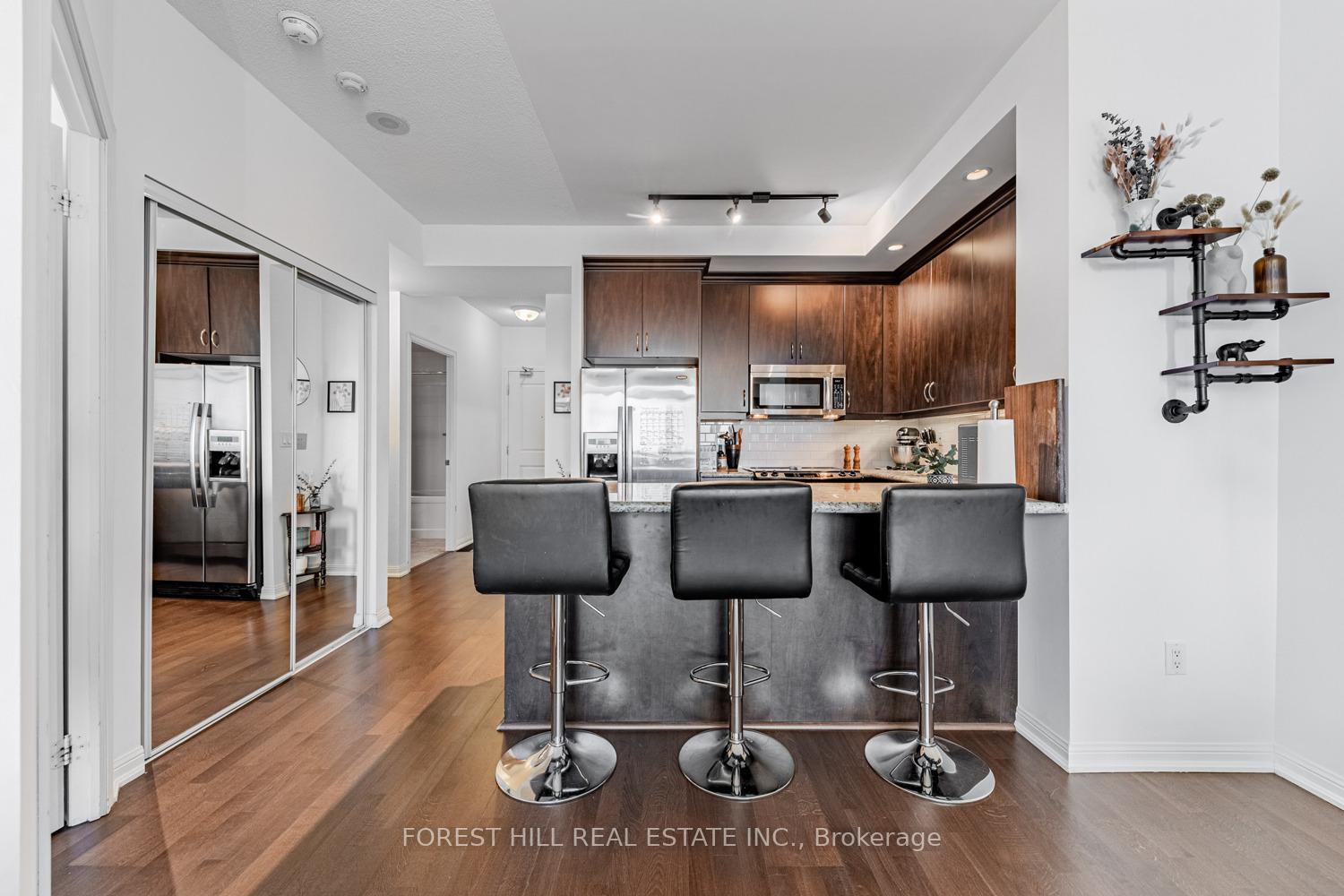 #816 - 21 Grand Magazine Street, Toronto Unit: 816