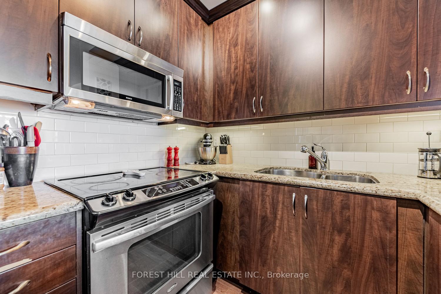 #816 - 21 Grand Magazine Street, Toronto Unit: 816