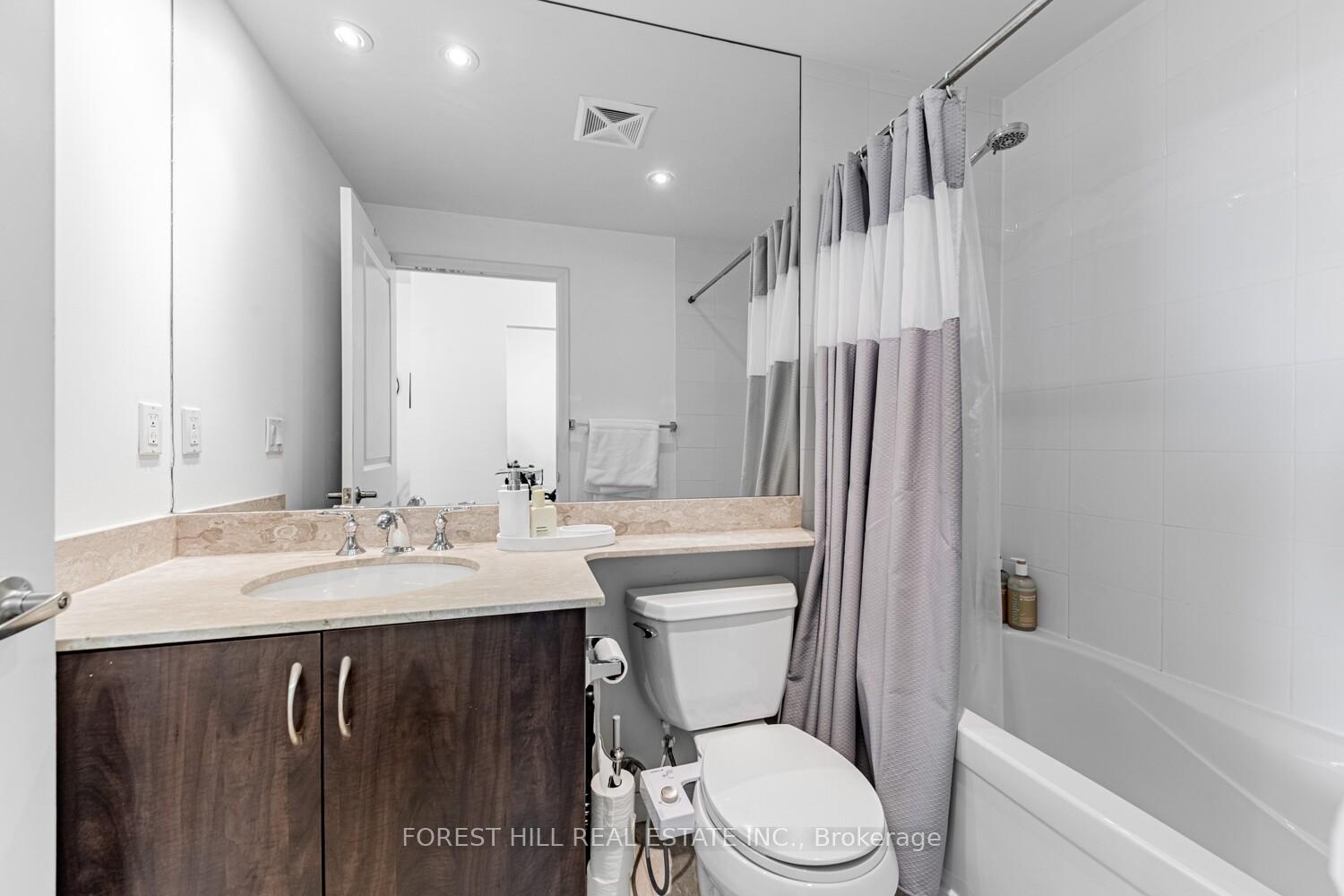 #816 - 21 Grand Magazine Street, Toronto Unit: 816
