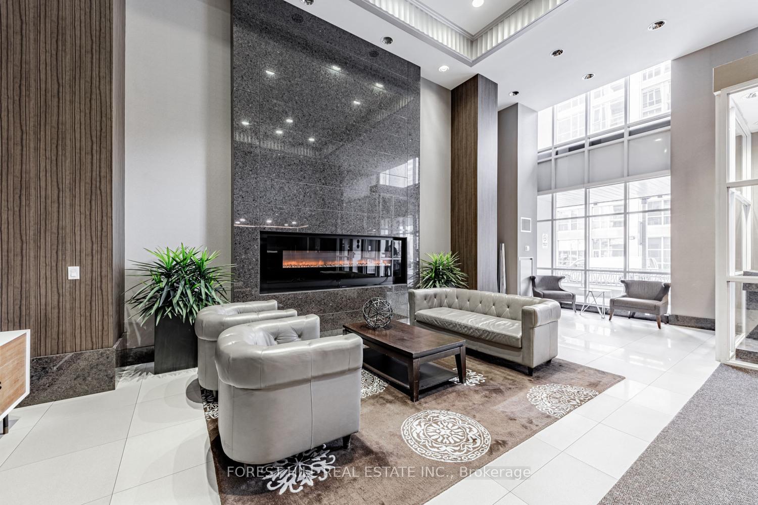 #816 - 21 Grand Magazine Street, Toronto Unit: 816