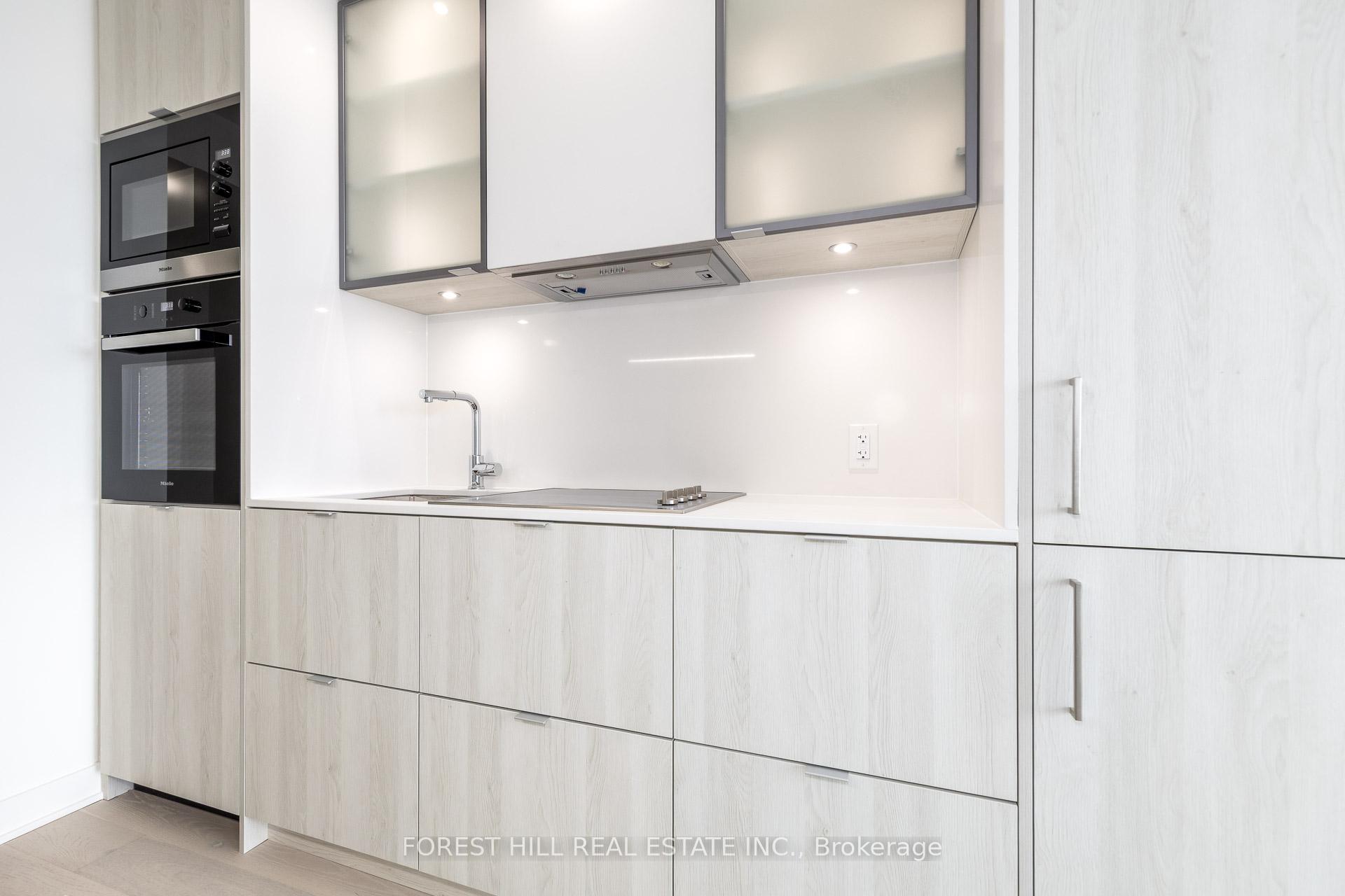 #3703 - 11 Yorkville Avenue, Toronto Unit: 3703