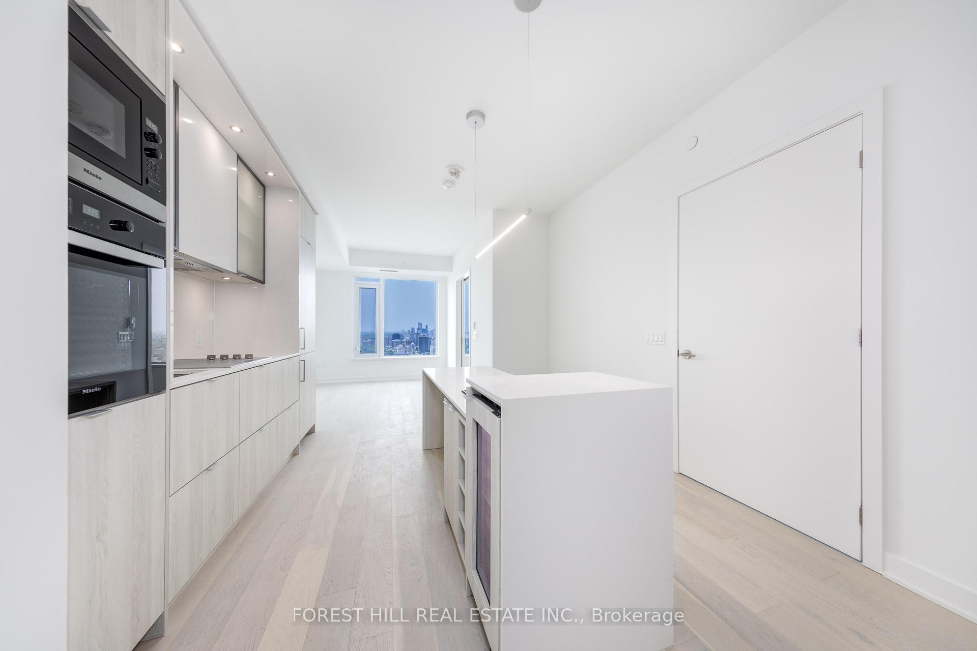 #3703 - 11 Yorkville Avenue, Toronto Unit: 3703