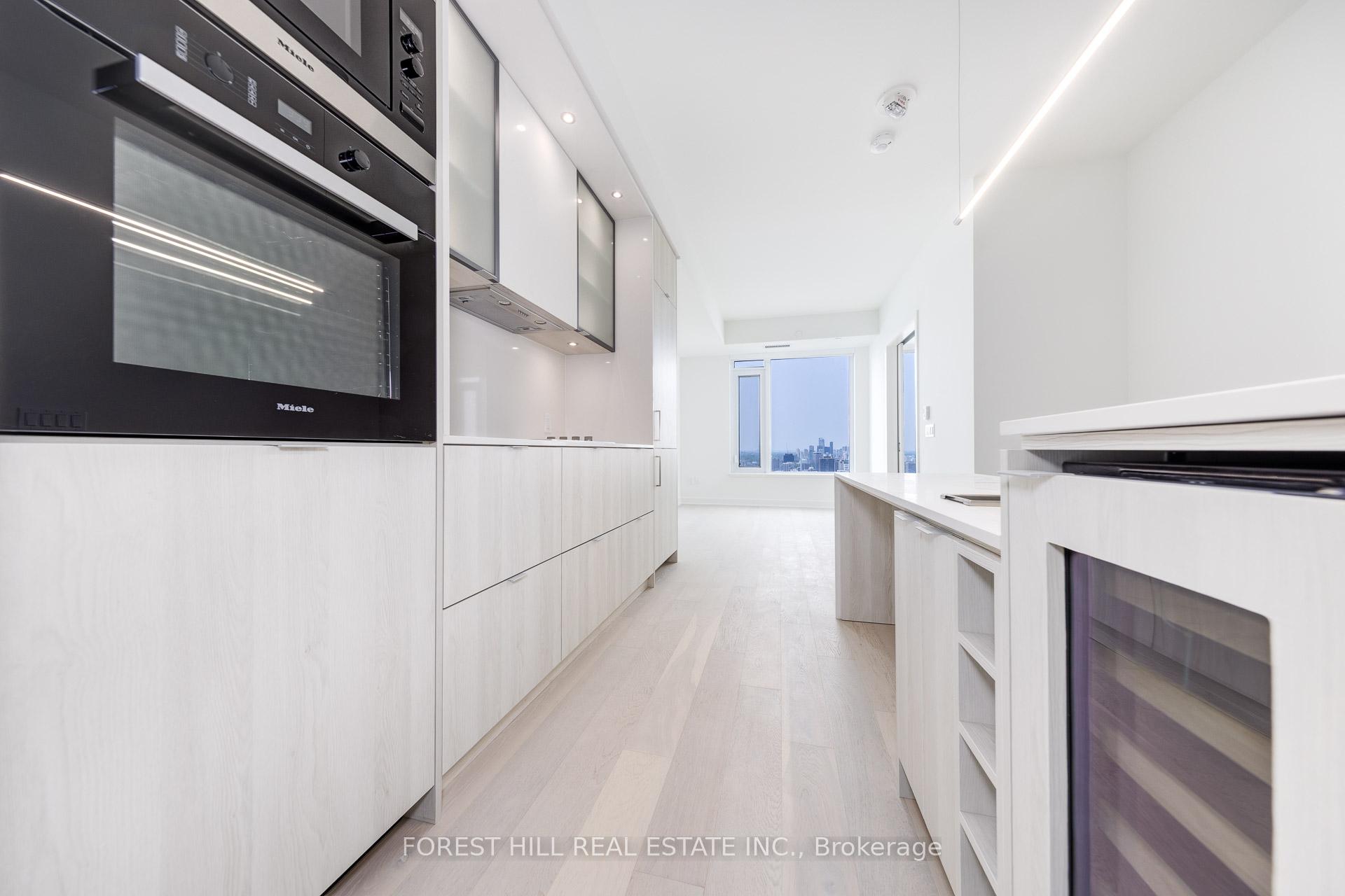 #3703 - 11 Yorkville Avenue, Toronto Unit: 3703