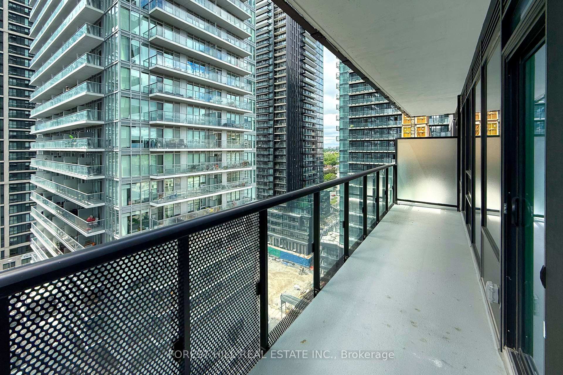#1402 - 117 Broadway Avenue, Toronto Unit: 1402