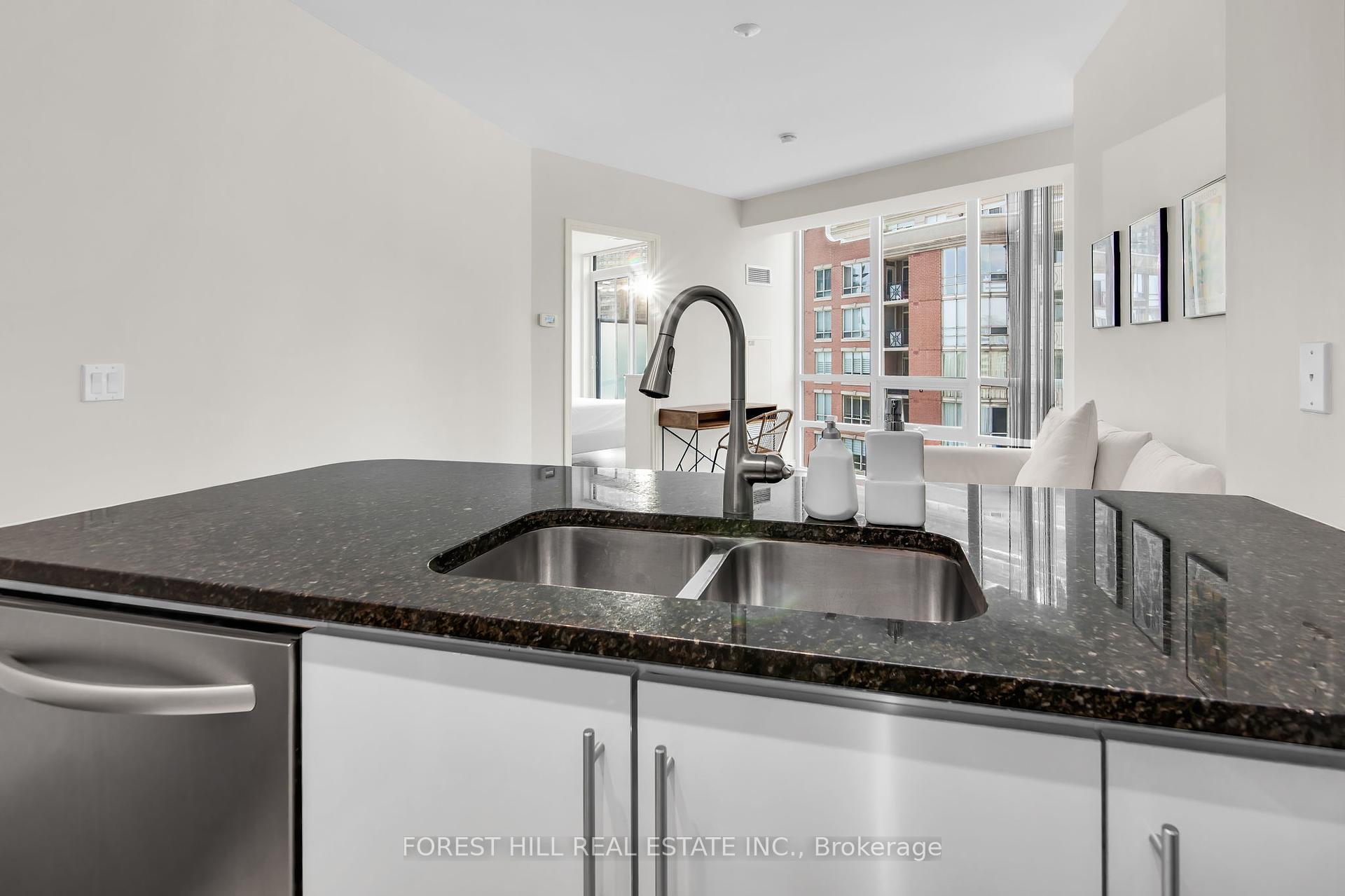 #920 - 825 Church Street, Toronto Unit: 920