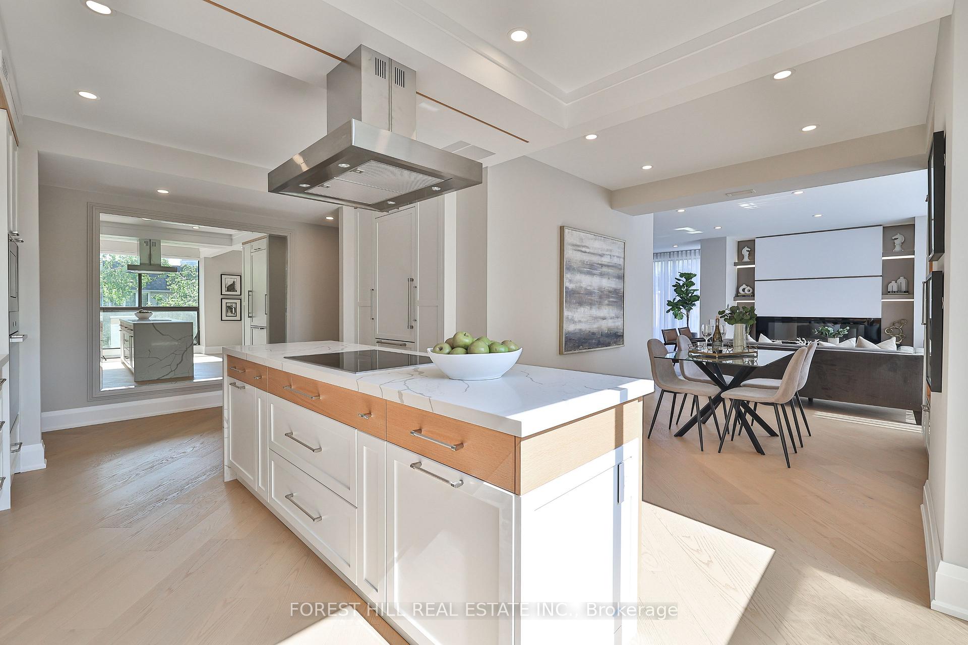 #301 - 342 Spadina Road, Toronto Unit: 301