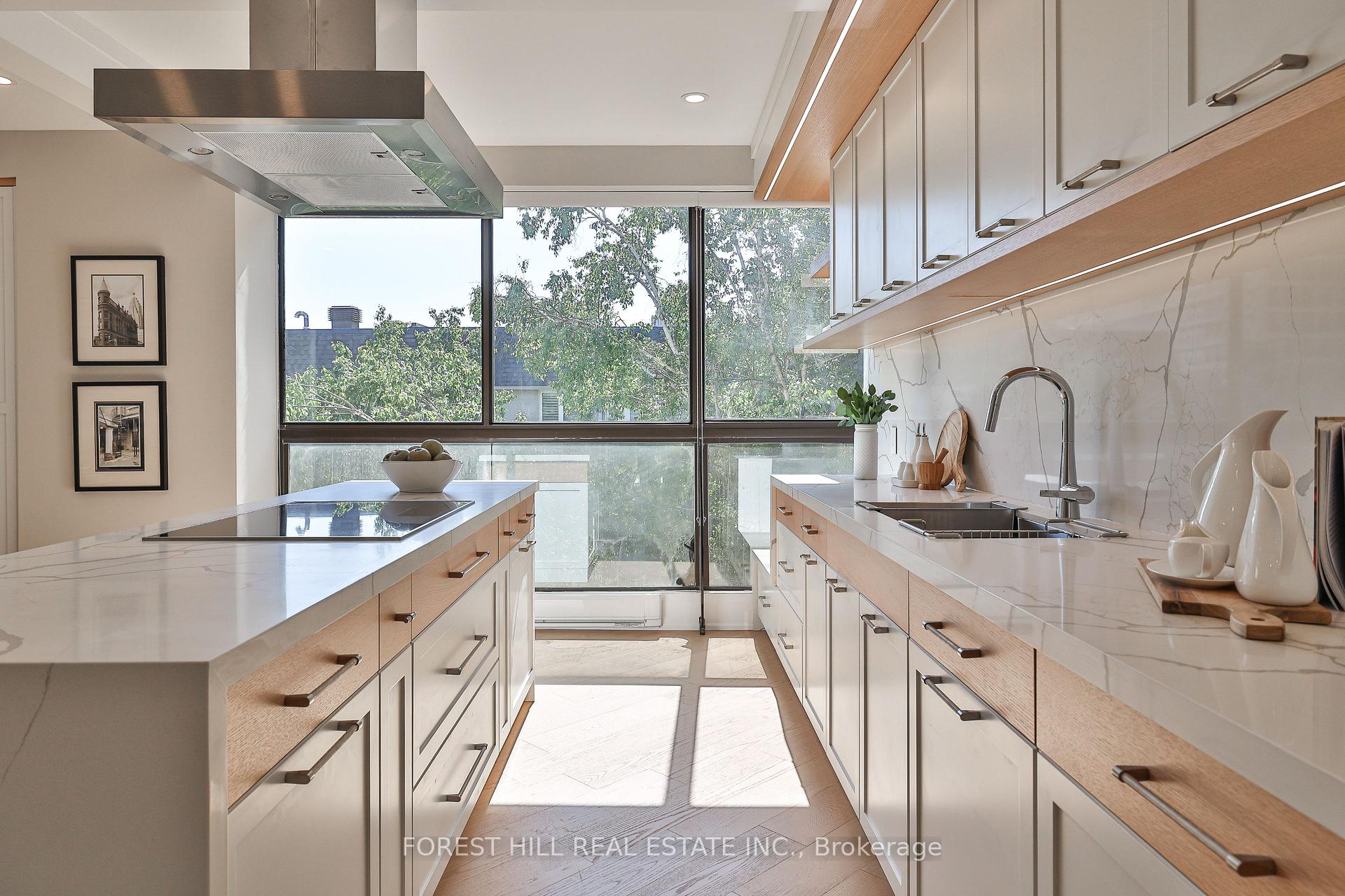 #301 - 342 Spadina Road, Toronto Unit: 301