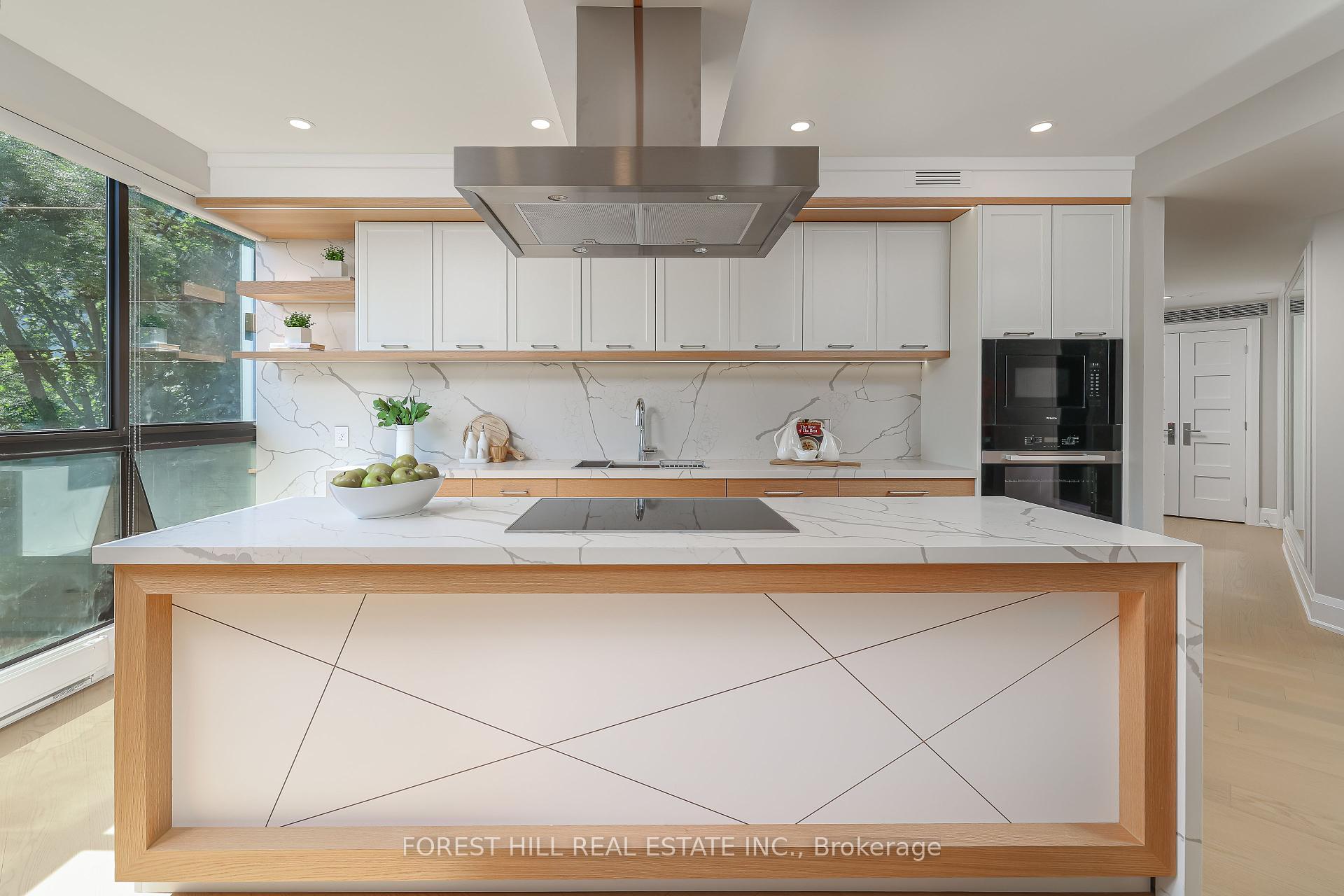 #301 - 342 Spadina Road, Toronto Unit: 301