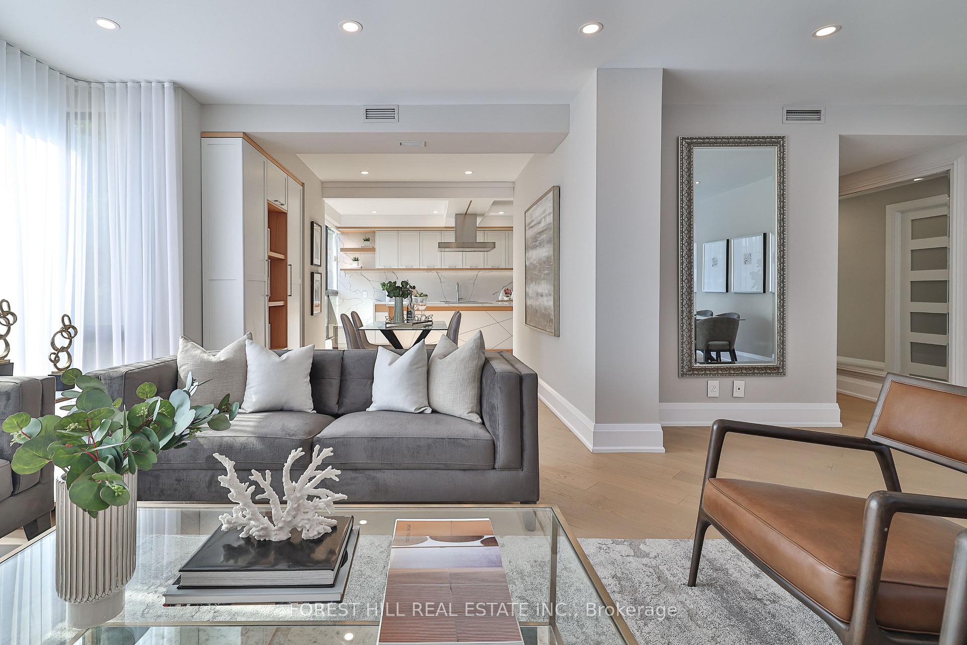 #301 - 342 Spadina Road, Toronto Unit: 301