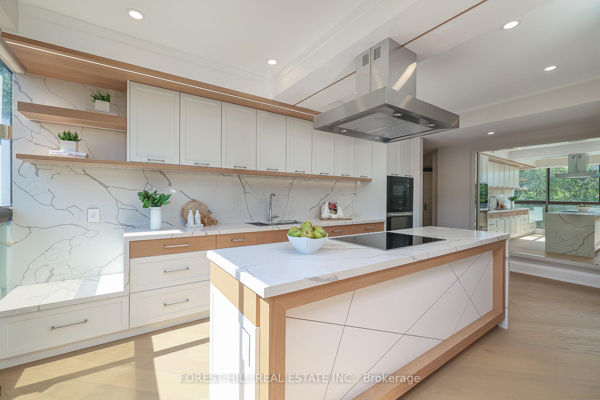 #301 - 342 Spadina Road, Toronto Unit: 301
