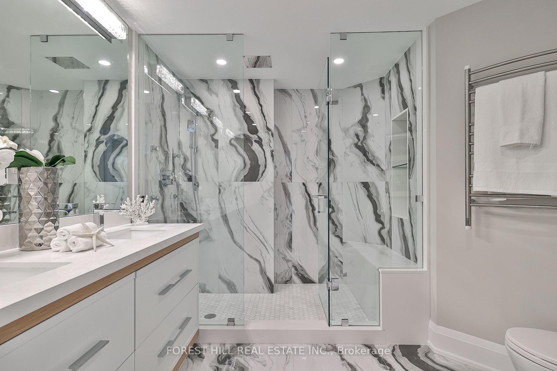 #301 - 342 Spadina Road, Toronto Unit: 301