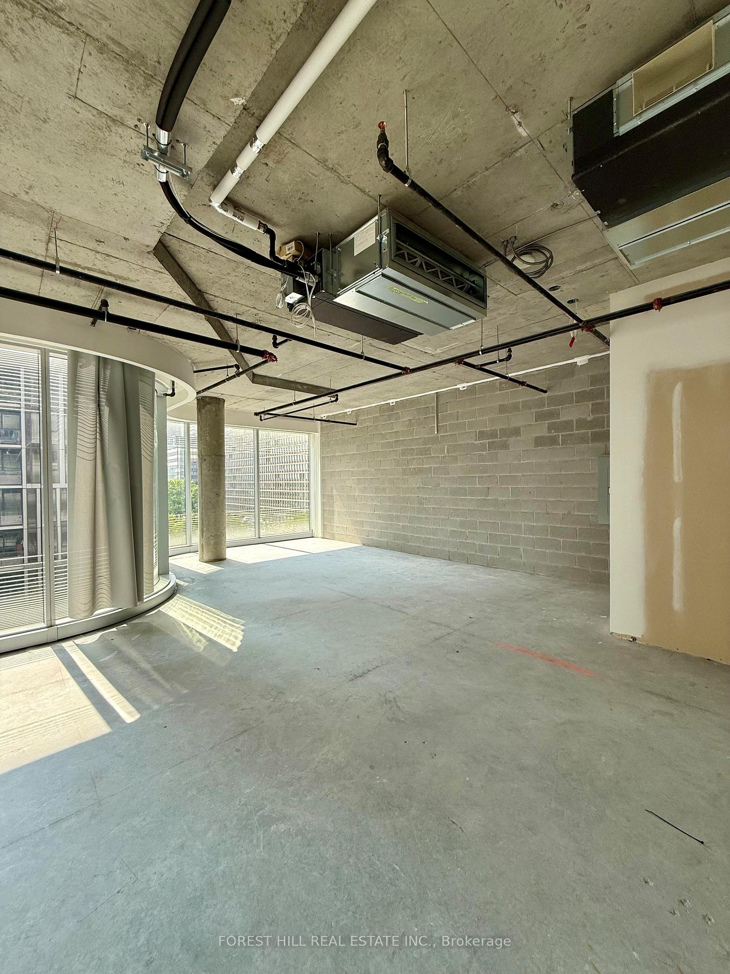 #707 - 7 St Thomas Street, Toronto Unit: 707