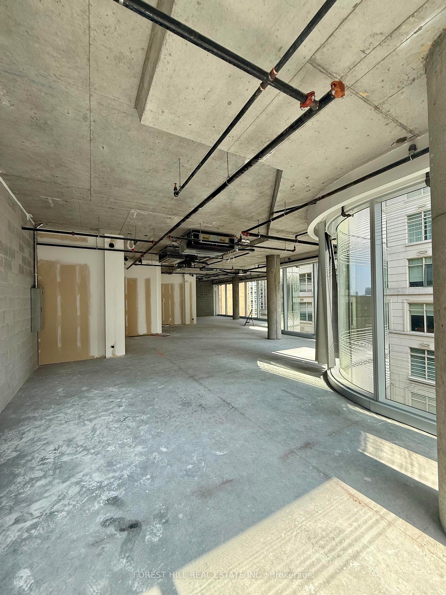 #707 - 7 St Thomas Street, Toronto Unit: 707