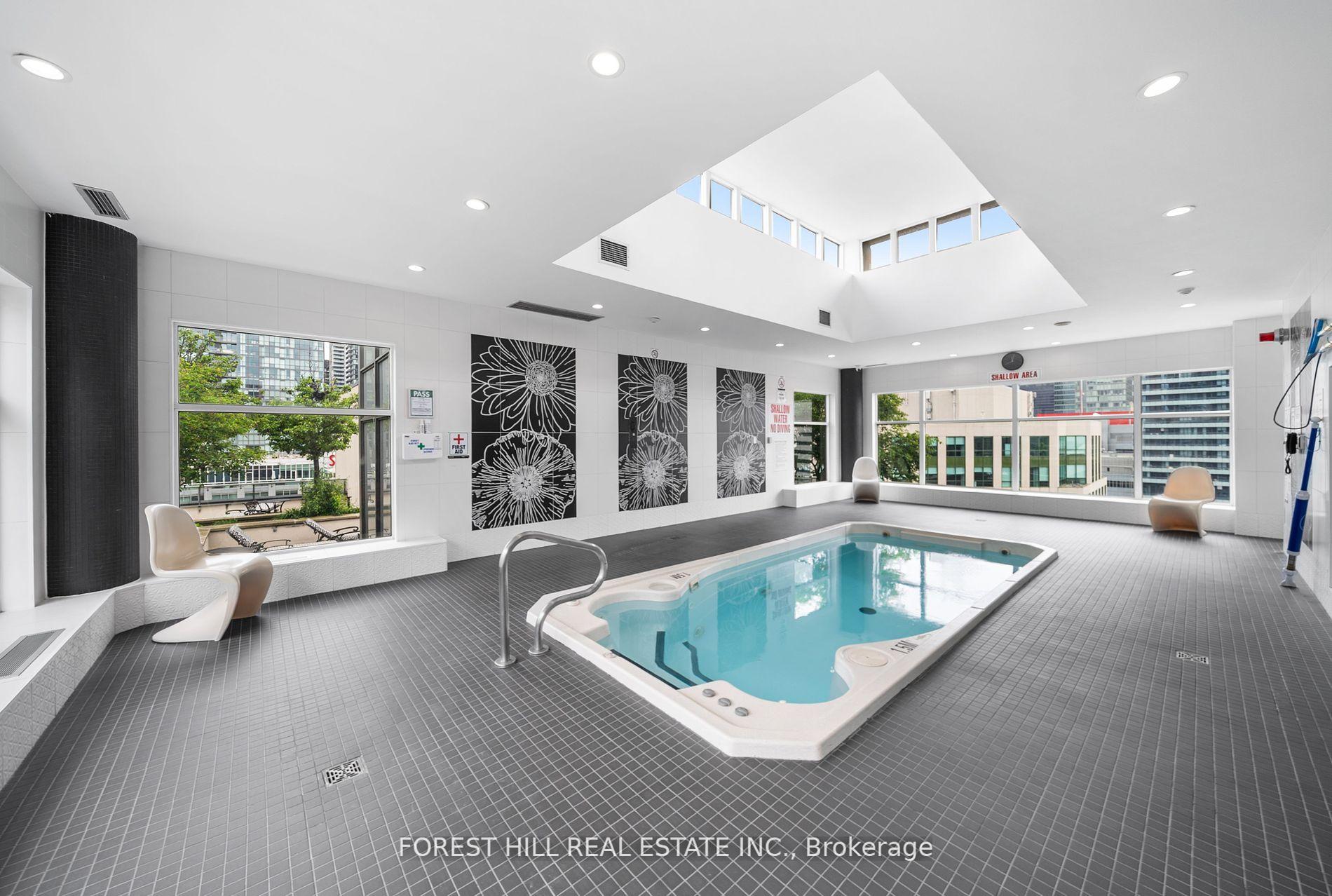 #318 - 20 Blue Jays Way, Toronto Unit: 318