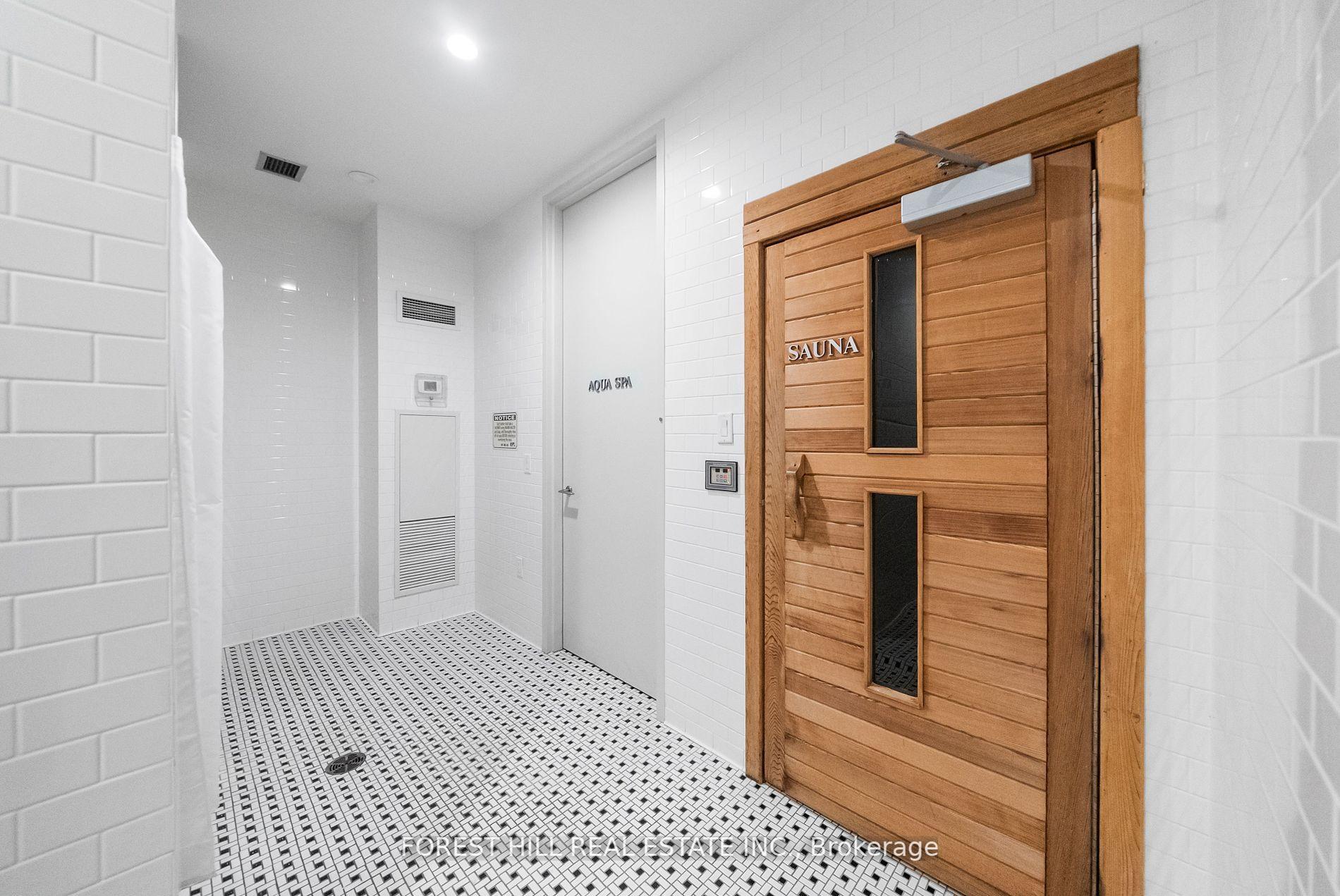 #318 - 20 Blue Jays Way, Toronto Unit: 318