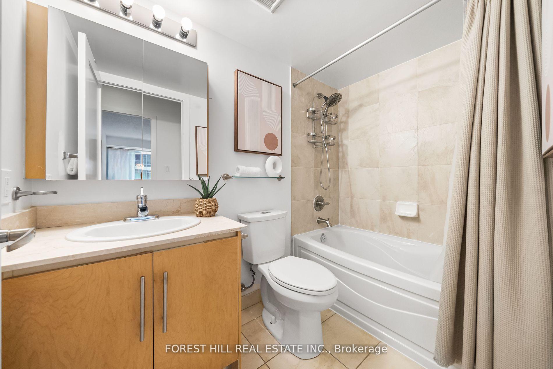 #318 - 20 Blue Jays Way, Toronto Unit: 318