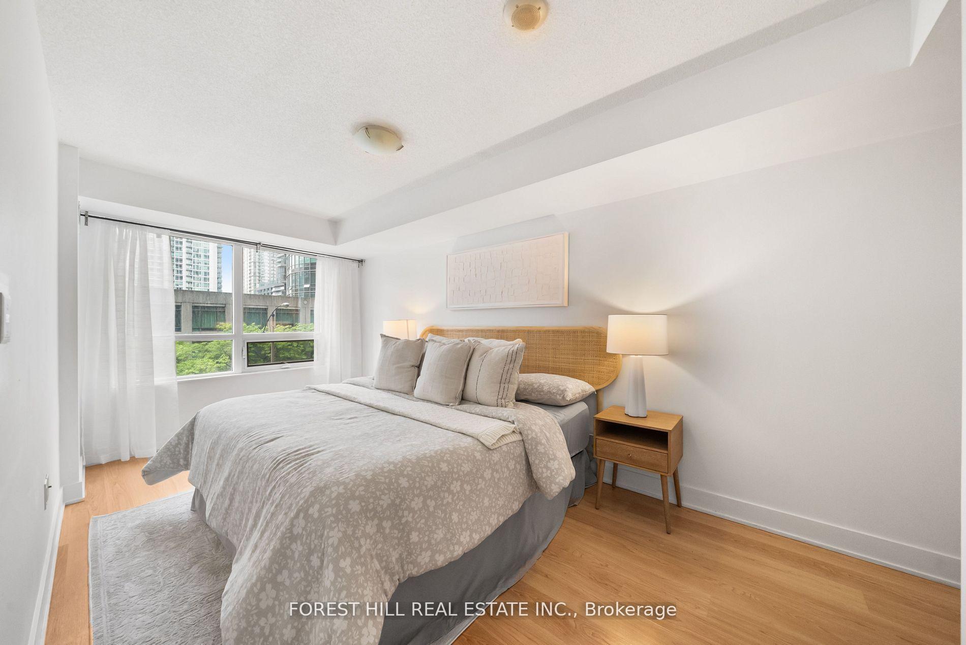 #318 - 20 Blue Jays Way, Toronto Unit: 318