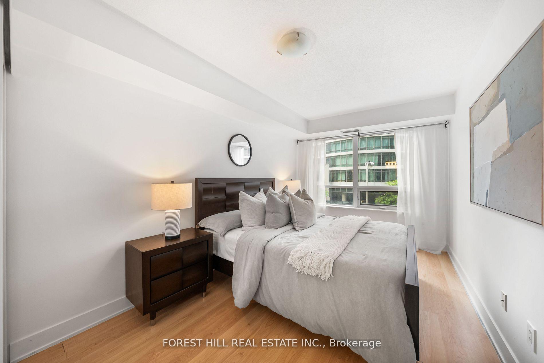 #318 - 20 Blue Jays Way, Toronto Unit: 318