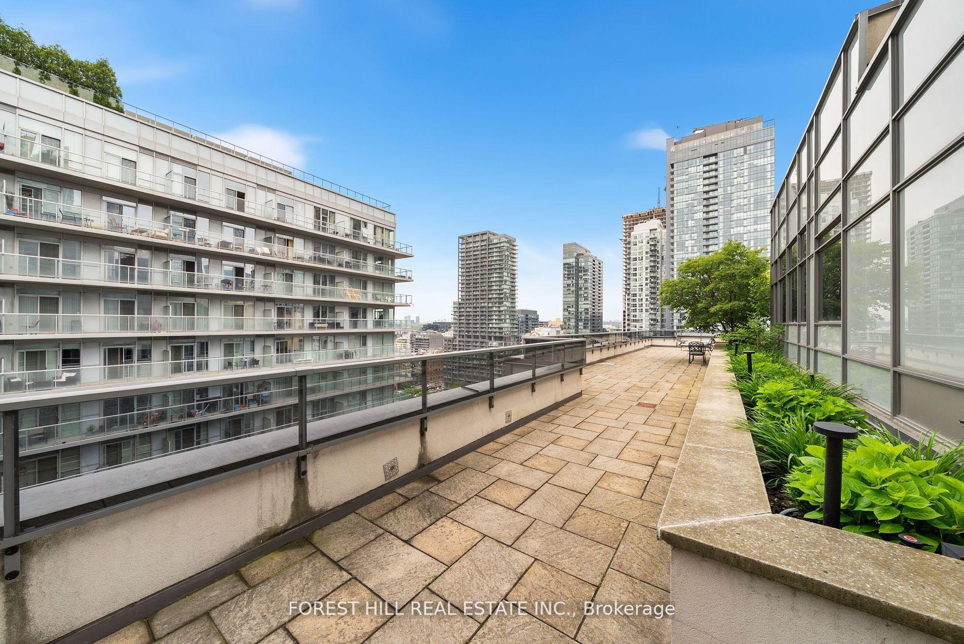 #318 - 20 Blue Jays Way, Toronto Unit: 318