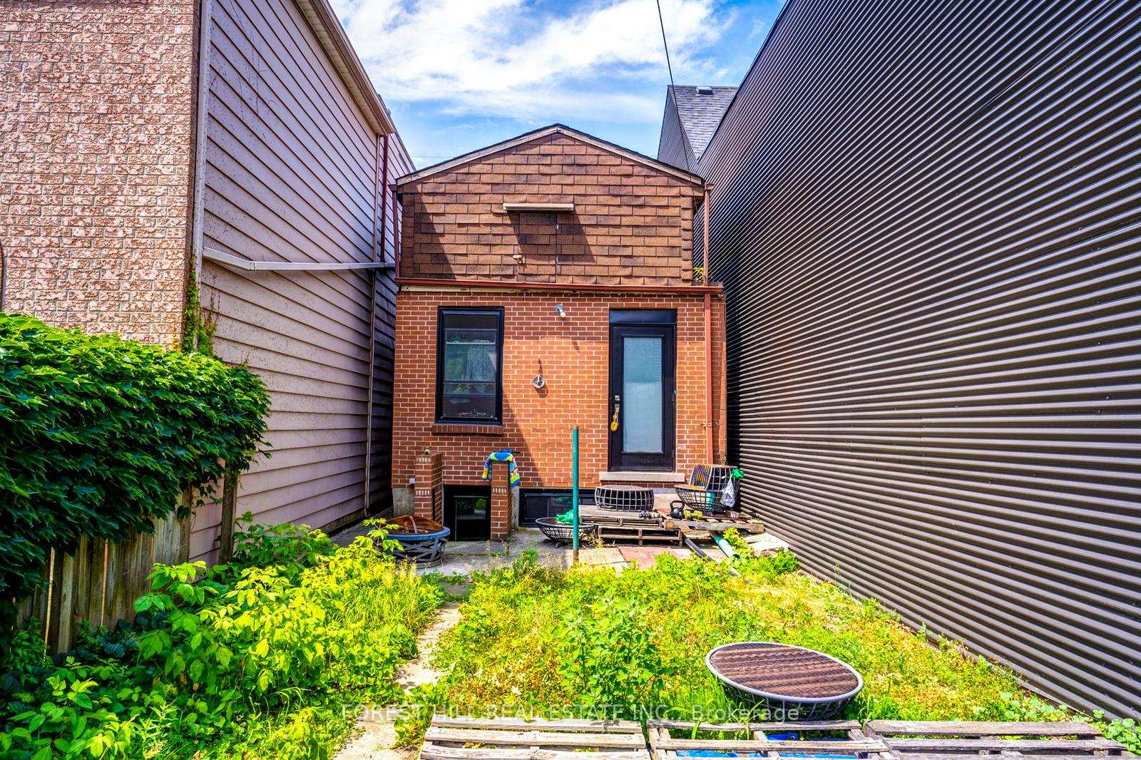 139 Christie Street, Toronto