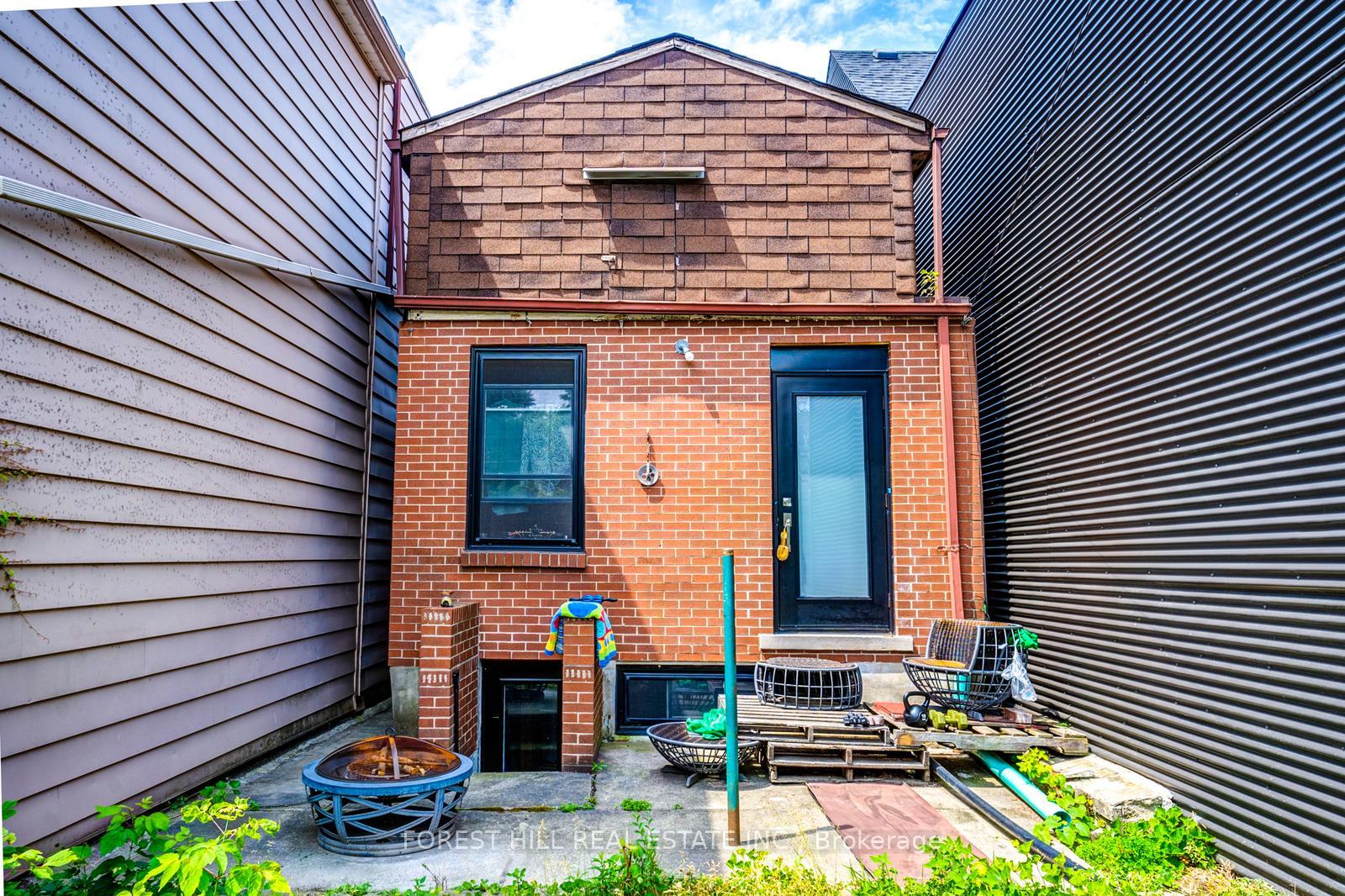 139 Christie Street, Toronto