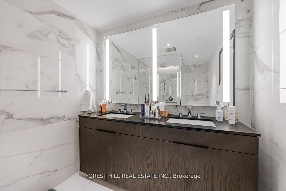 2 Avenue Road 1405, Toronto C02 Unit: 1405