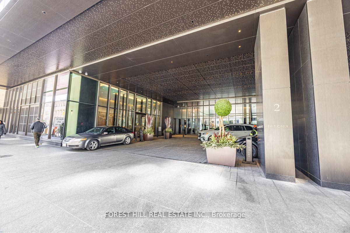 2 Avenue Road 1405, Toronto C02 Unit: 1405
