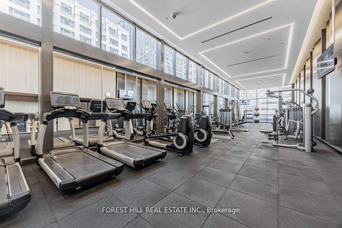 2 Avenue Road 1405, Toronto C02 Unit: 1405