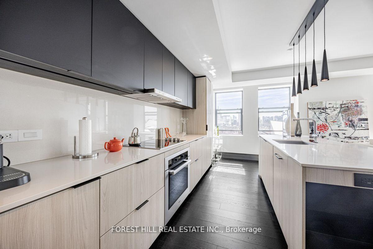 2 Avenue Road 1405, Toronto C02 Unit: 1405