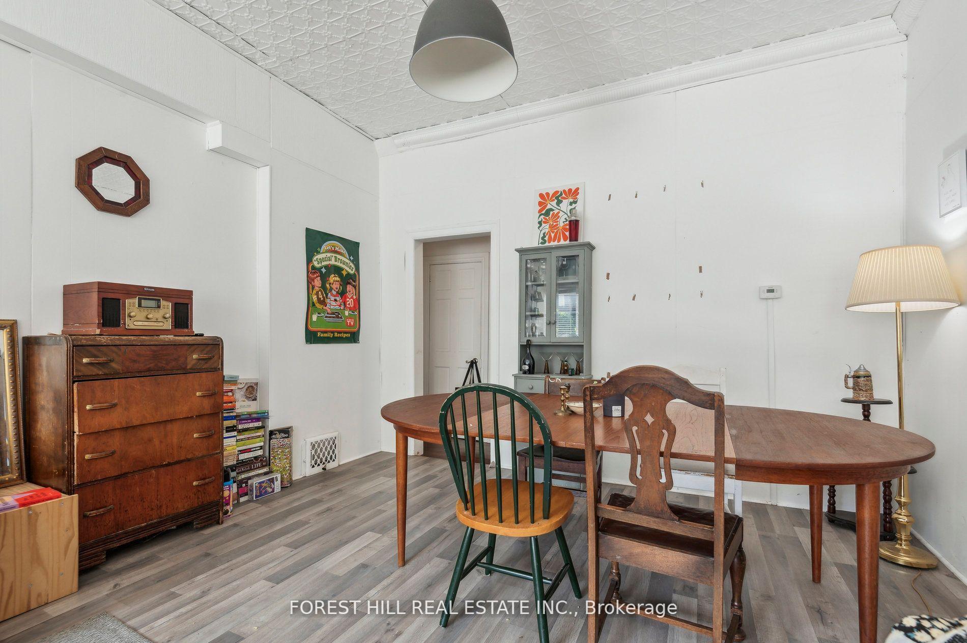 625 Crawford Street, Toronto C01