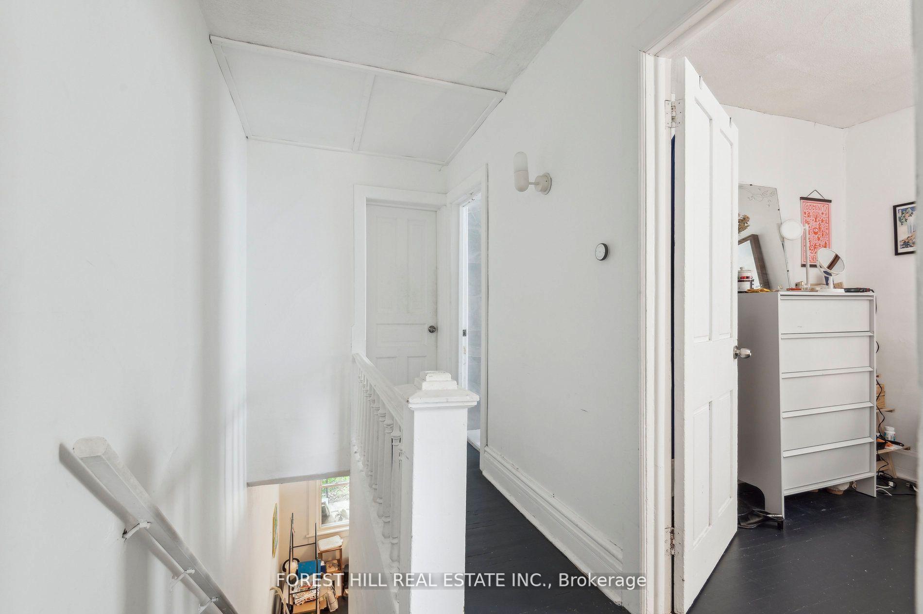 625 Crawford Street, Toronto C01