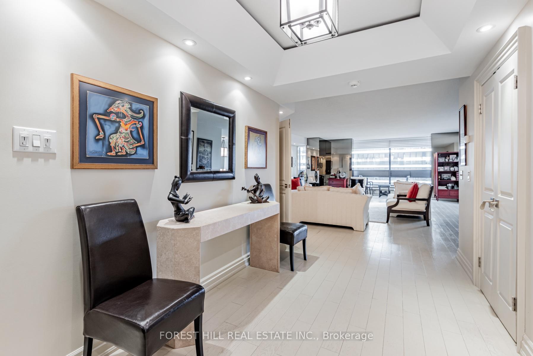 55 Prince Arthur Avenue 901, Toronto C02 Unit: 901
