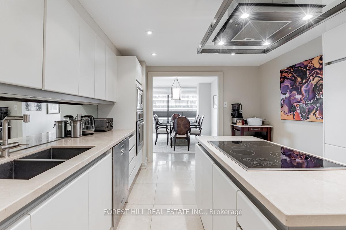 55 Prince Arthur Avenue 901, Toronto C02 Unit: 901