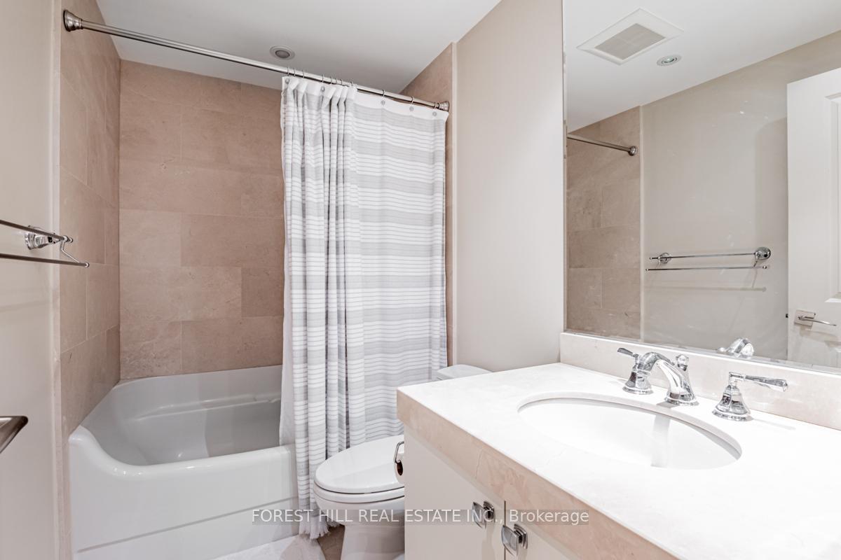 55 Prince Arthur Avenue 901, Toronto C02 Unit: 901