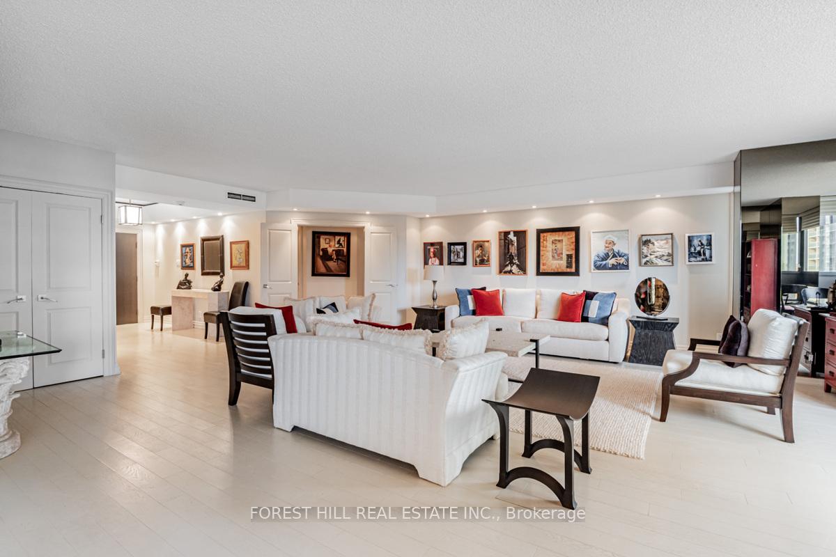 55 Prince Arthur Avenue 901, Toronto C02 Unit: 901