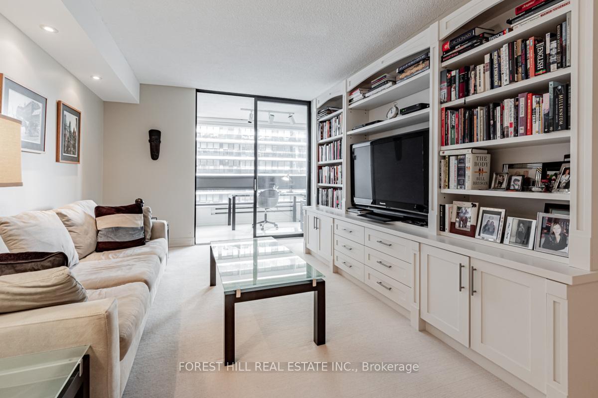 55 Prince Arthur Avenue 901, Toronto C02 Unit: 901