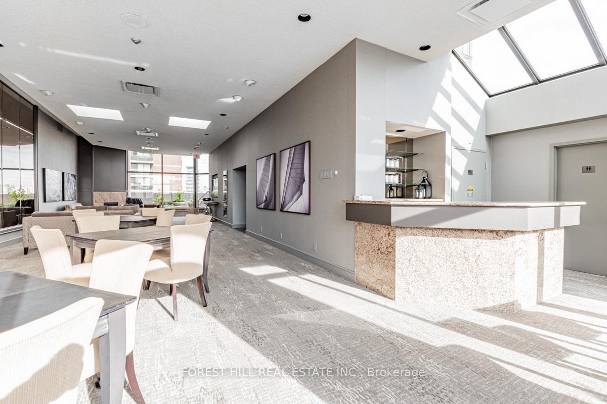55 Prince Arthur Avenue 901, Toronto C02 Unit: 901