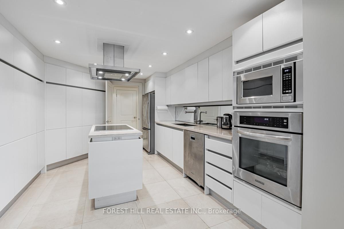 55 Prince Arthur Avenue 901, Toronto C02 Unit: 901