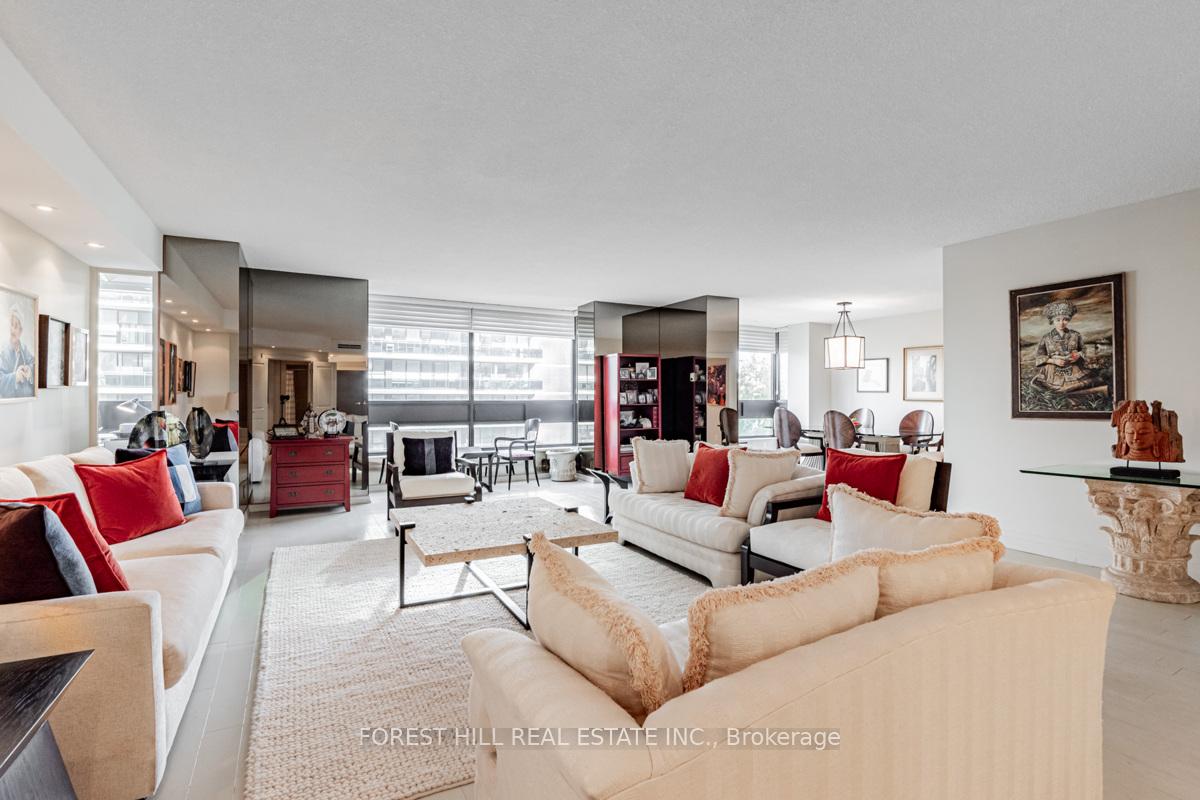 55 Prince Arthur Avenue 901, Toronto C02 Unit: 901