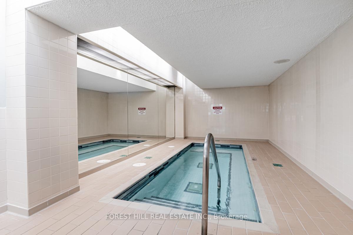 55 Prince Arthur Avenue 901, Toronto C02 Unit: 901