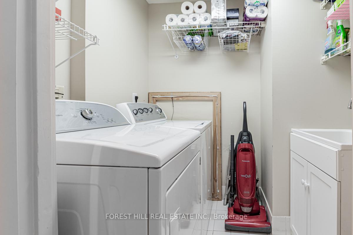 55 Prince Arthur Avenue 901, Toronto C02 Unit: 901