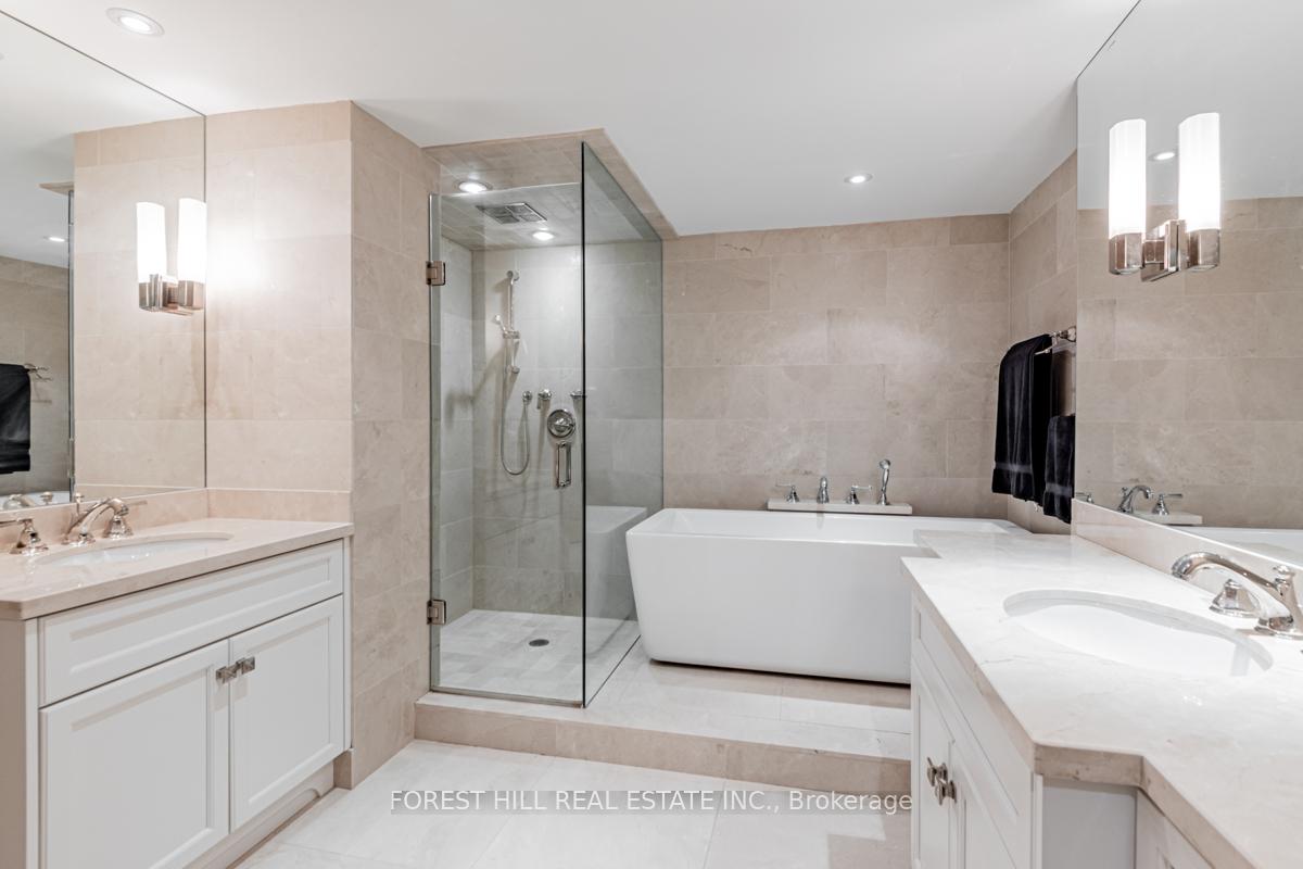 55 Prince Arthur Avenue 901, Toronto C02 Unit: 901