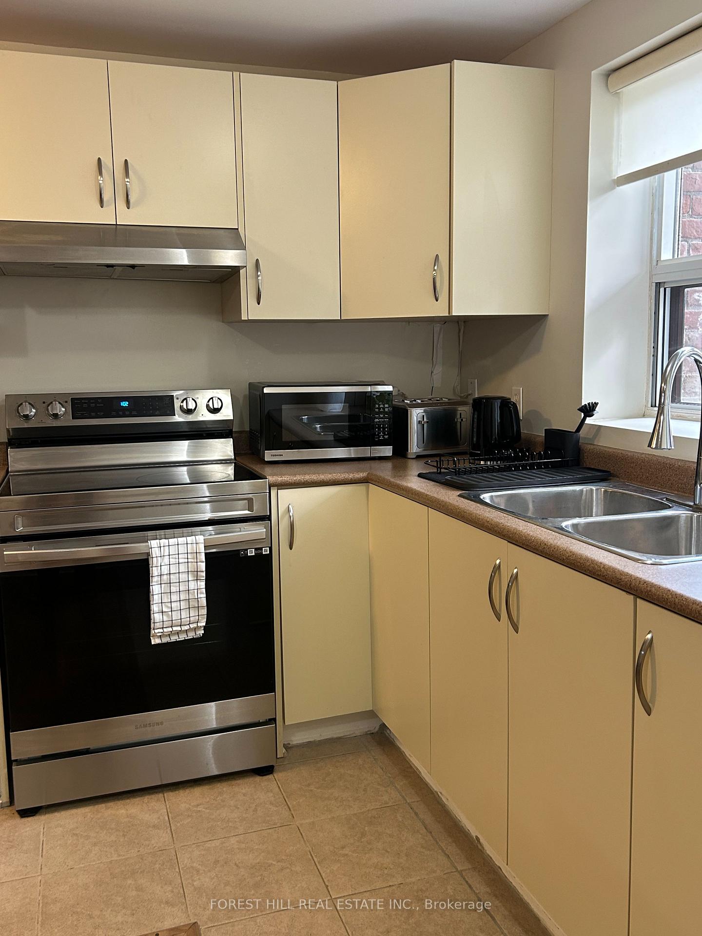 127 Summerhill Avenue #MAIN, Toronto C09 Unit: #MAIN