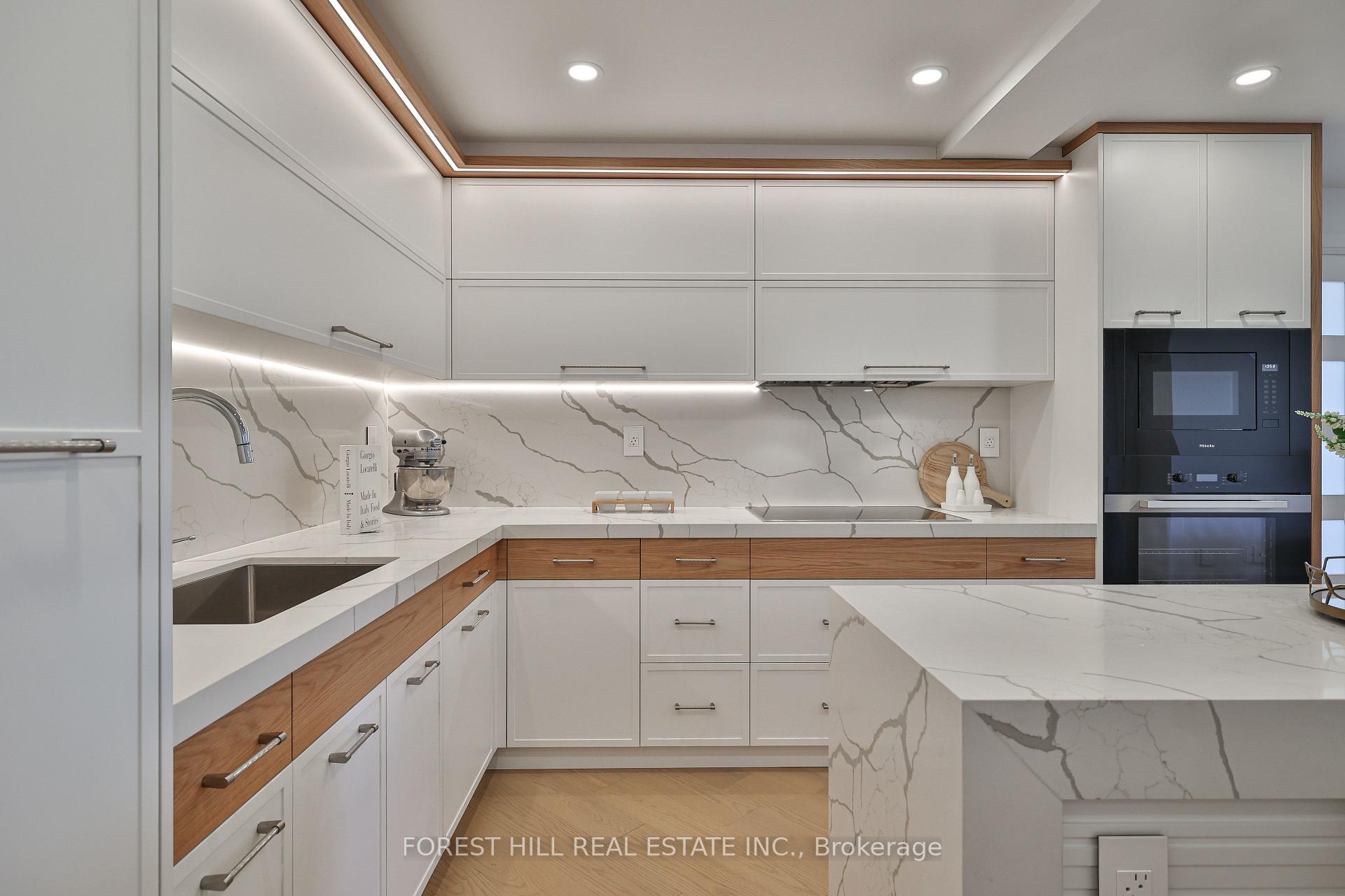 447 Walmer Road 808, Toronto C03 Unit: 808