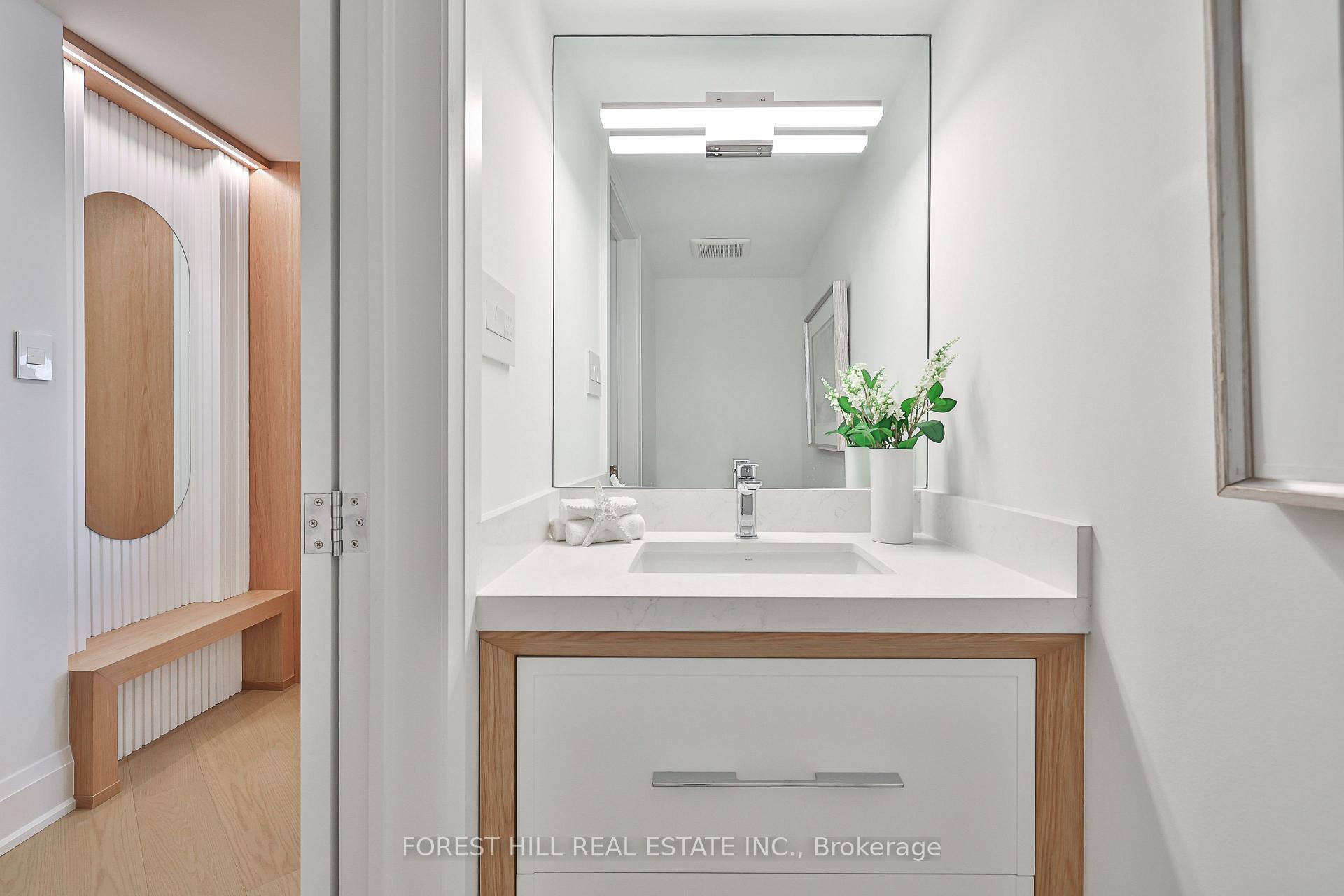 447 Walmer Road 808, Toronto C03 Unit: 808