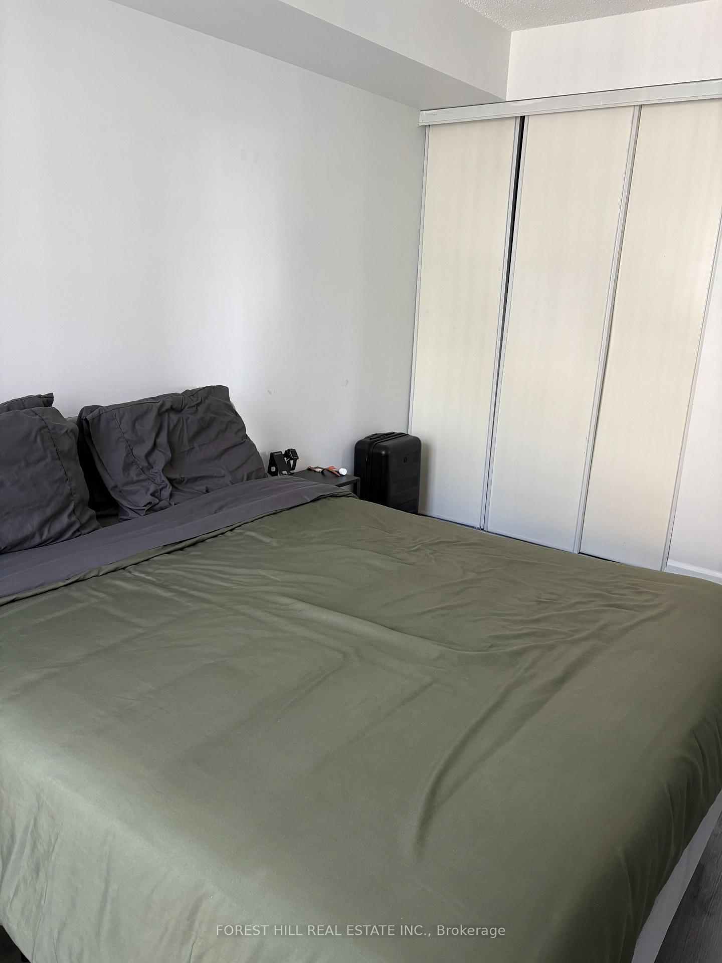 24 Wellesley Street W 1605, Toronto C01 Unit: 1605
