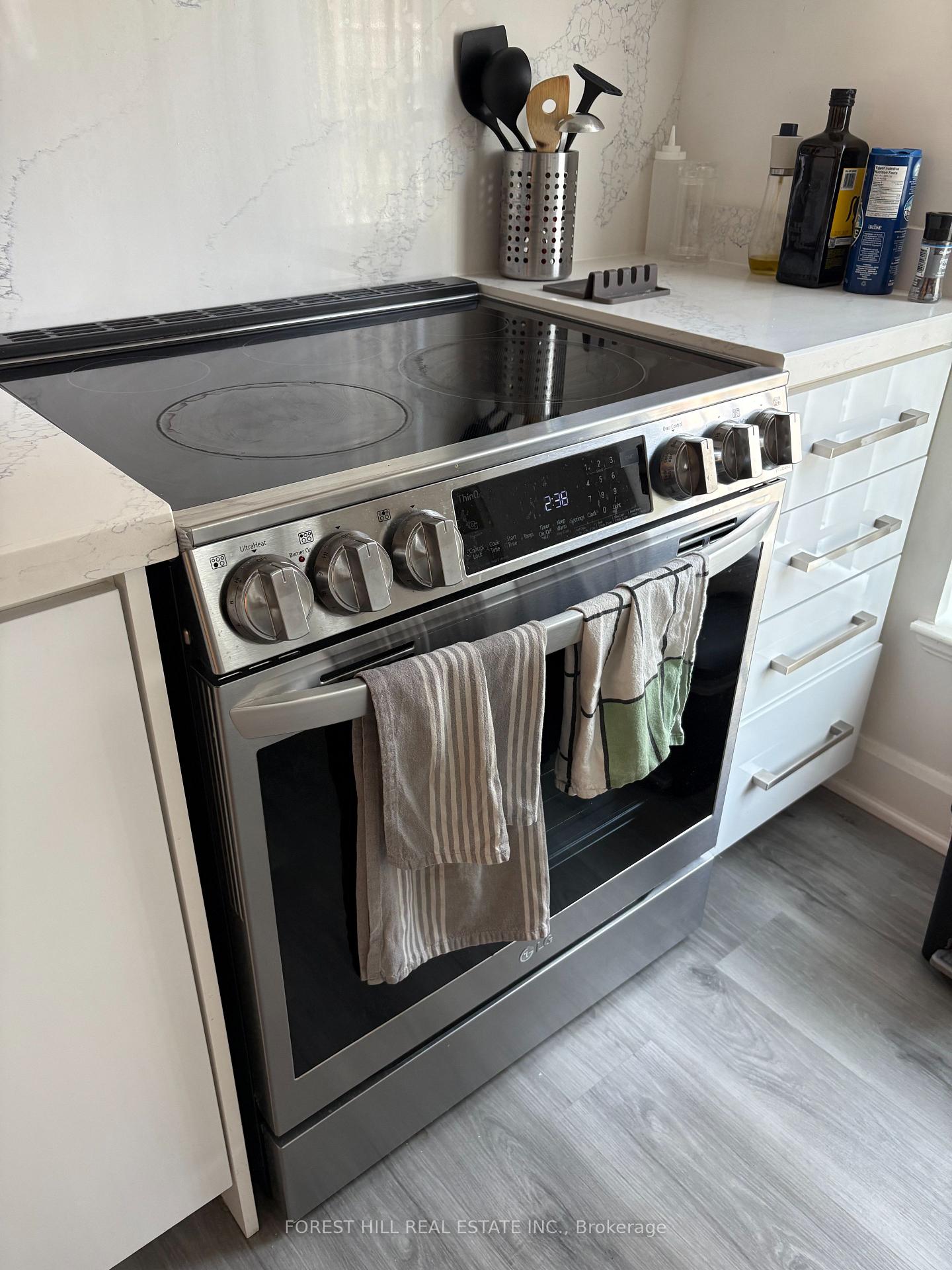 24 Wellesley Street W 1605, Toronto C01 Unit: 1605